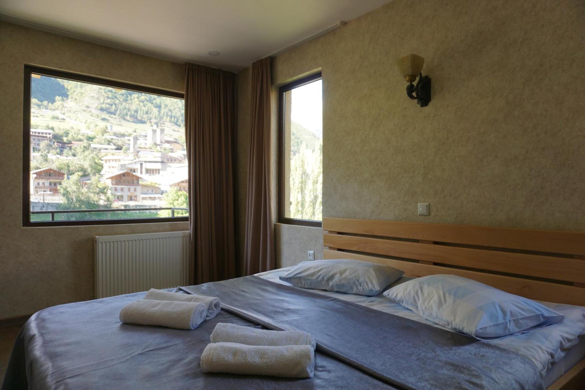 Mestia Panorama Extérieur photo